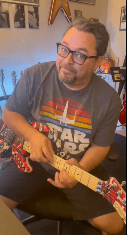 Bob Sorace playing his Eddie Van Halen Franky replica